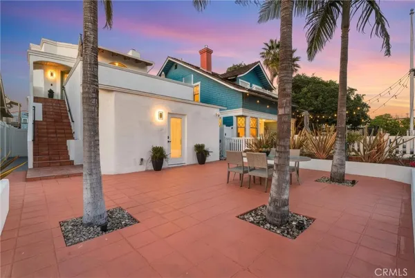 $4,500,000 | 28 10th Court, Hermosa Beach, CA 90254