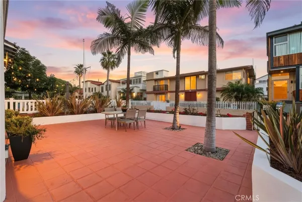 $4,500,000 | 28 10th Court, Hermosa Beach, CA 90254