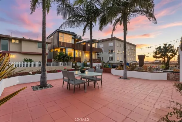 $4,500,000 | 28 10th Court, Hermosa Beach, CA 90254
