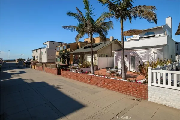 $4,500,000 | 28 10th Court, Hermosa Beach, CA 90254