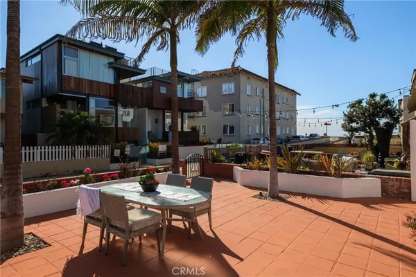$4,500,000 | 28 10th Court, Hermosa Beach, CA 90254