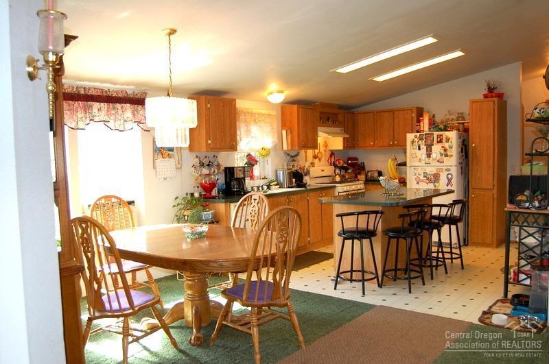 34004 Cougar Mountain Road Mitchell, OR 97750 - Photo 4 of 21 Additional Photo