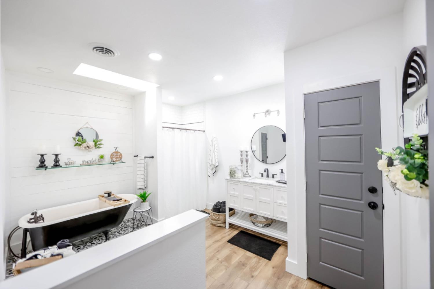 209 D Avenue Abernathy, TX 79311 - Photo 16 of 43 a bedroom with a bed and a dresser