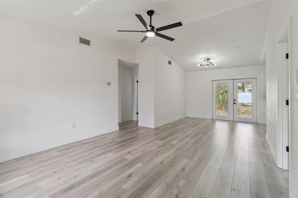 682 Degroodt Road Southwest Palm Bay, FL 32908 - Photo 6 of 31 Gallery Image 6