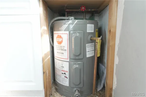 $30,000 | 32 Agnes Drive, East St. Louis, IL 62206