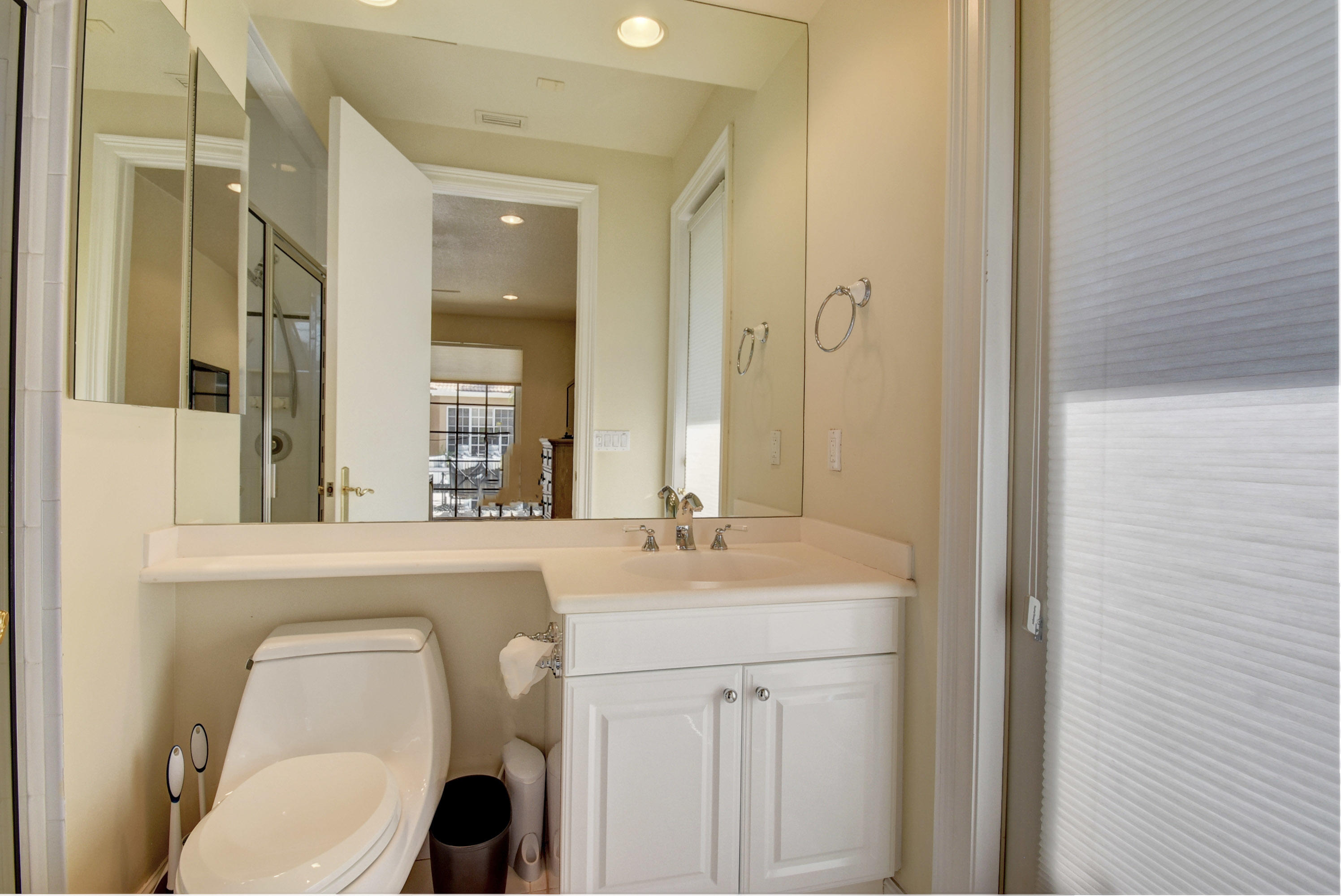 6501 Northwest 39th Terrace Boca Raton, FL 33496 - Photo 20 of 30 Secondary Bath