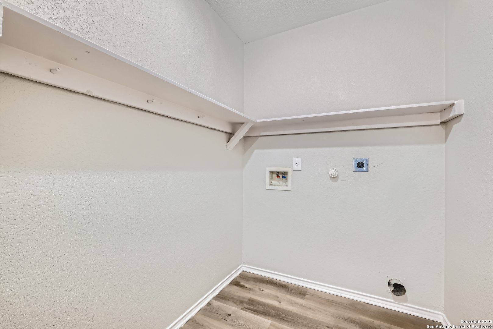 431 Woodstone Loop Cibolo, TX 78108 - Photo 29 of 29 a view of an empty room