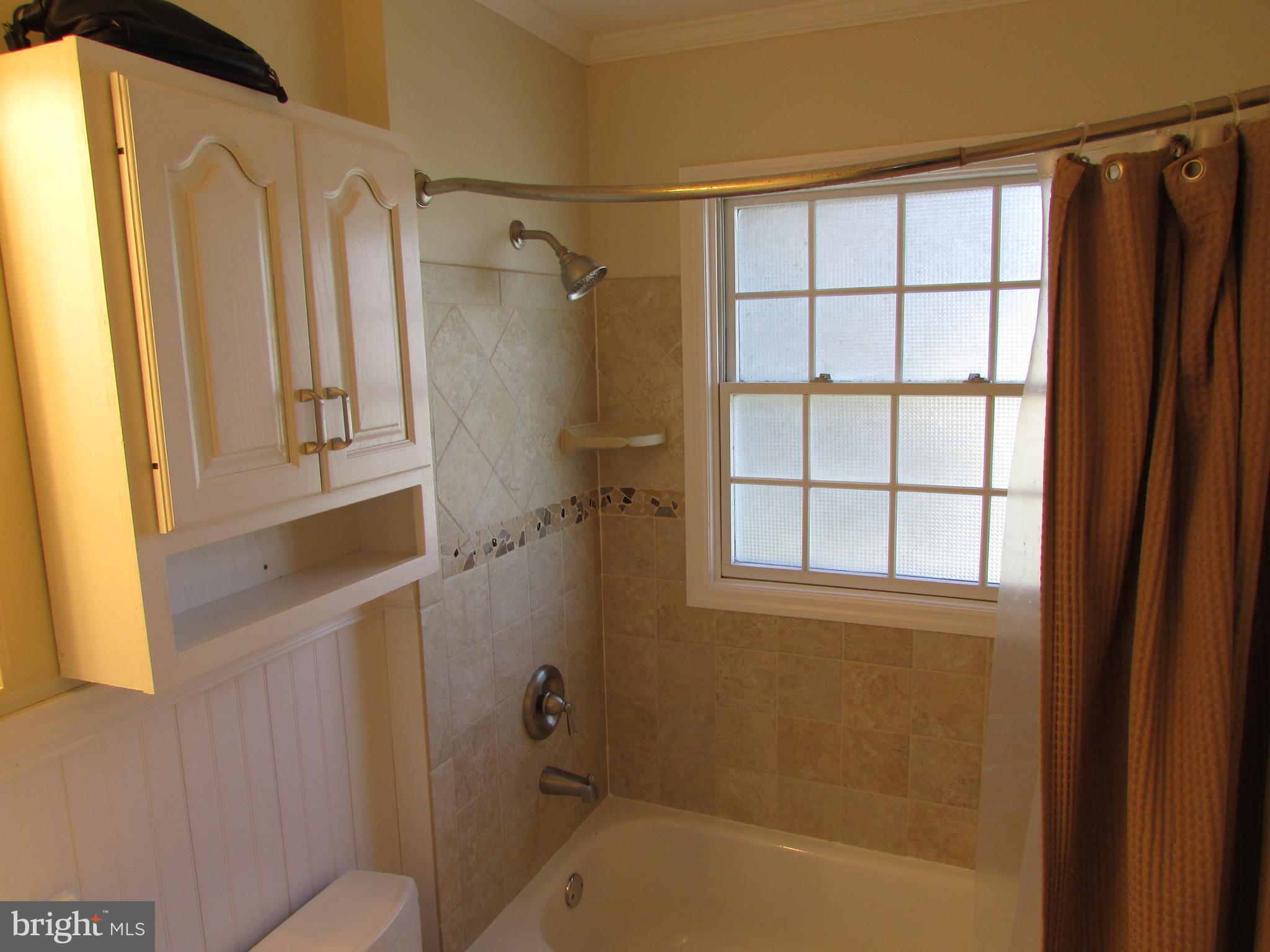 73 Elmont Road Hamilton, NJ 08610 - Photo 17 of 44 Nicely updated bathroom