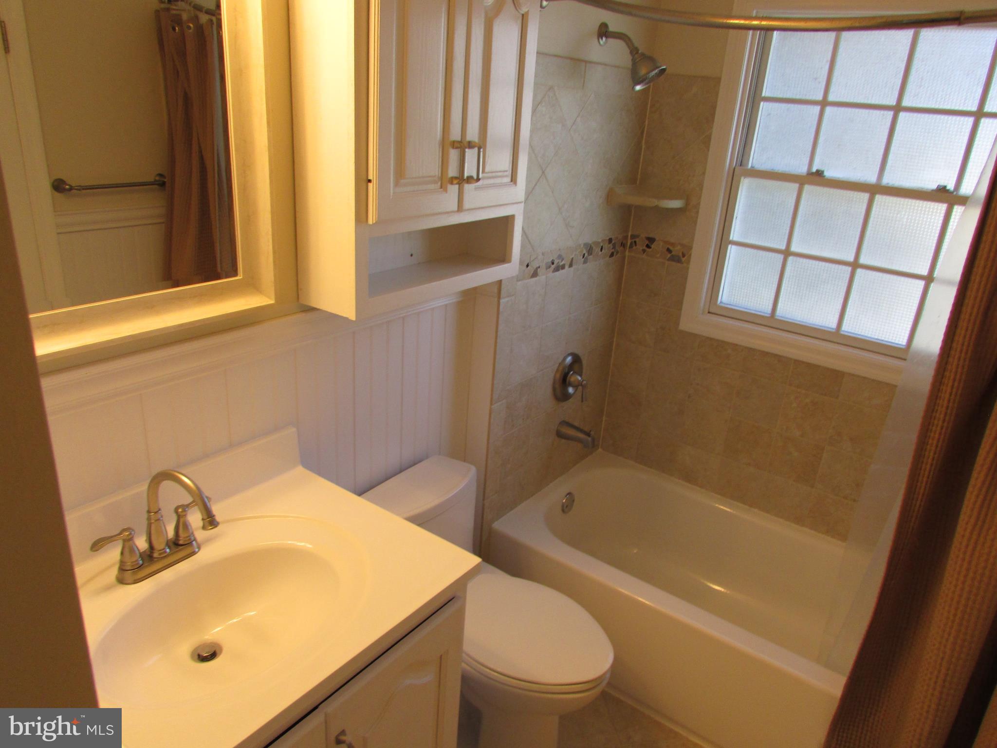 73 Elmont Road Hamilton, NJ 08610 - Photo 19 of 44