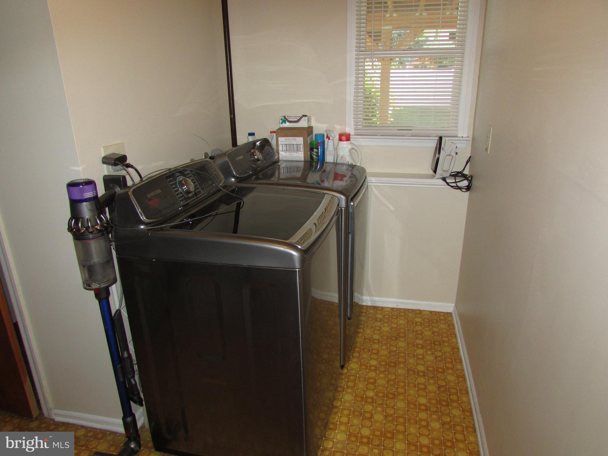 73 Elmont Road Hamilton, NJ 08610 - Photo 27 of 44 Laundry room