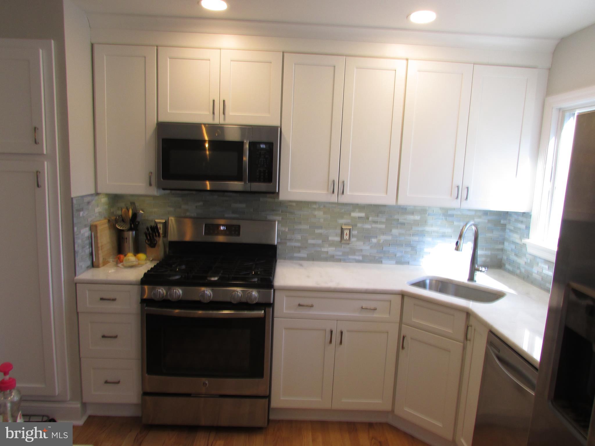 73 Elmont Road Hamilton, NJ 08610 - Photo 6 of 44 Custom backsplash