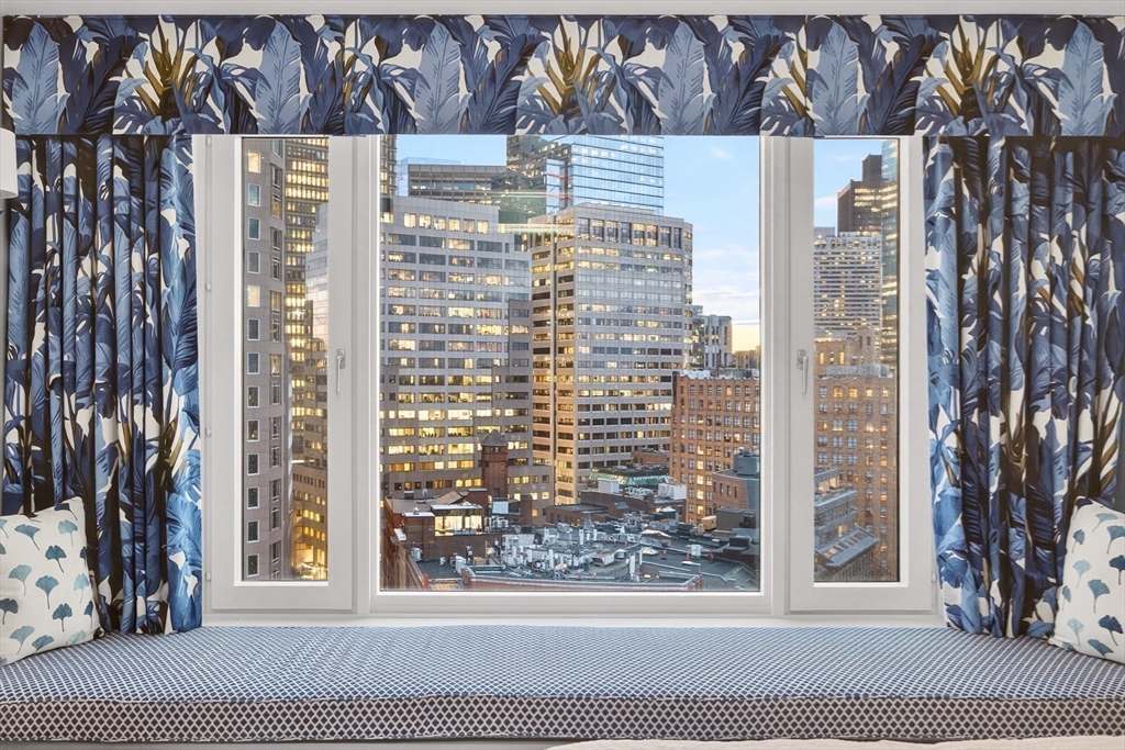 10 Rowes Wharf, Unit PH4 Boston, MA 02110 - Photo 38 of 42 a view of a door and a window