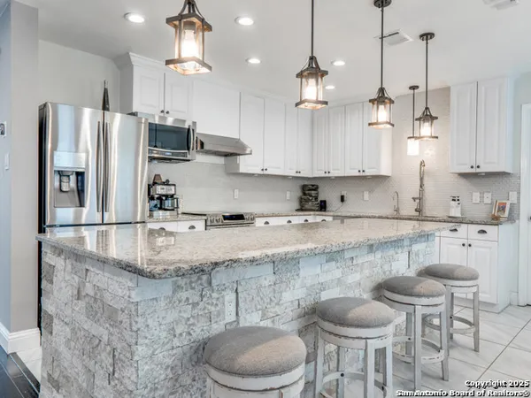 $2,550 | 2127 Encanto Ridge, San Antonio, TX 78230