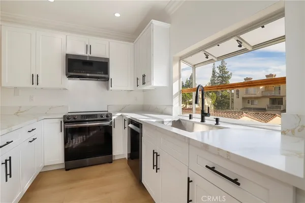 $610,000 | 5799 Freebird Lane, Unit 102, Oak Park, CA 91377