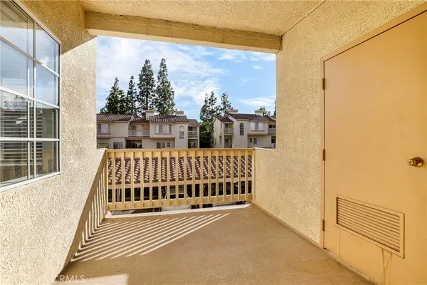 $610,000 | 5799 Freebird Lane, Unit 102, Oak Park, CA 91377