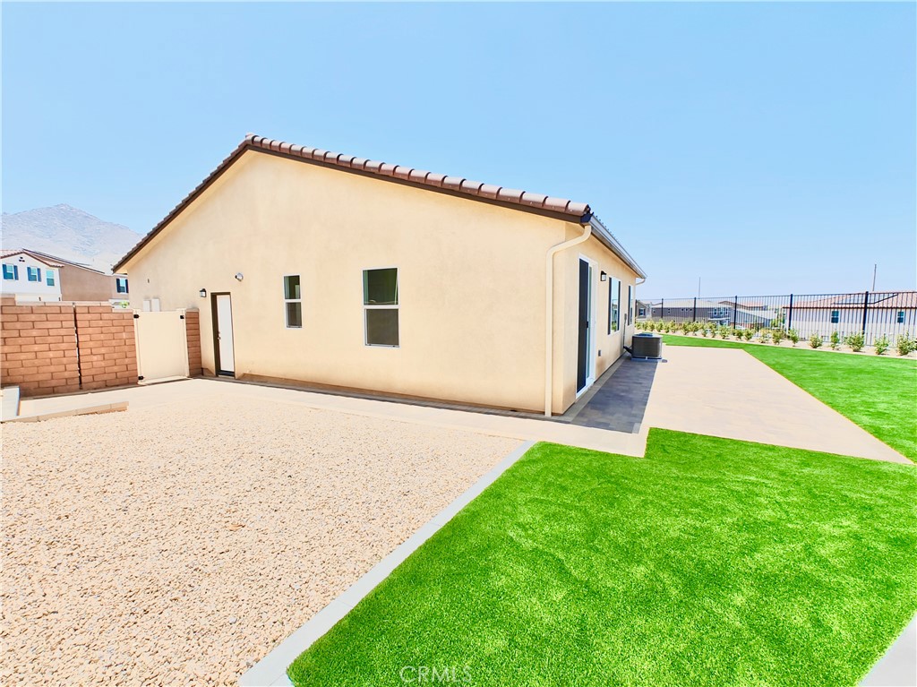 20154 Patchfield Drive Riverside, CA 92507 - Photo 16 of 17 Oversized Backyard