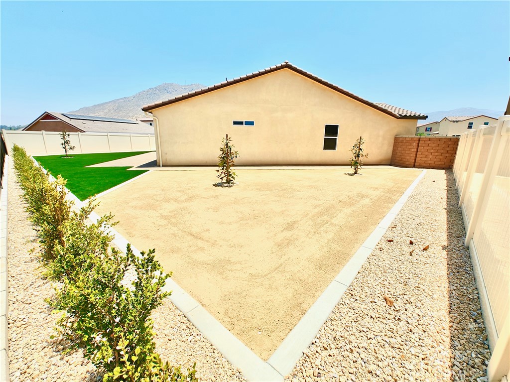 20154 Patchfield Drive Riverside, CA 92507 - Photo 17 of 17 Oversized Backyard