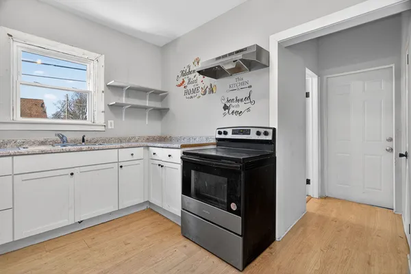 $600,000 | 301 South Ottawa Street, Joliet, IL 60436