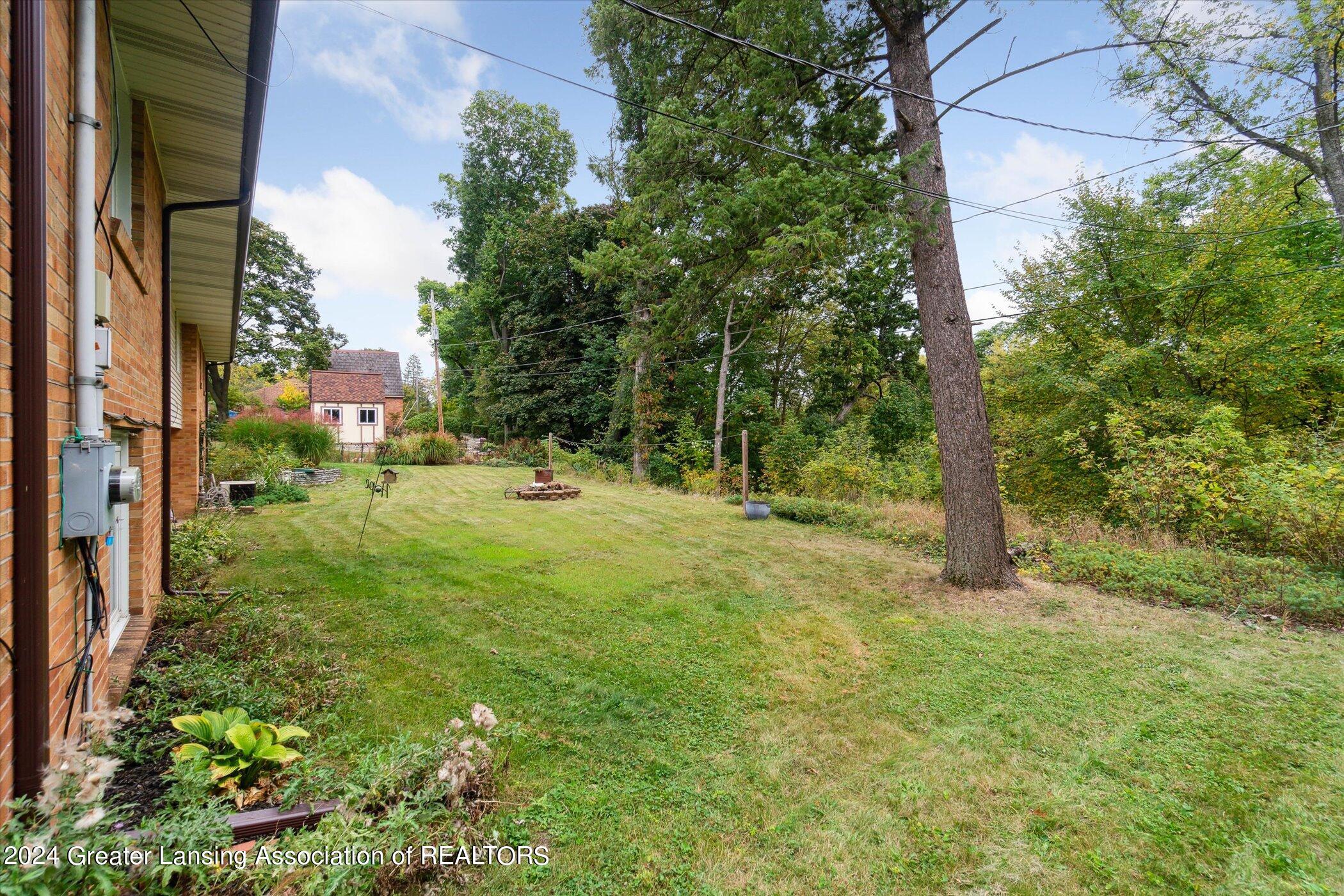 1815 Tecumseh River Road Lansing, MI 48906 - Photo 36 of 51 37-1815-Tecumseh-River-Rd-Lansing-MI-489