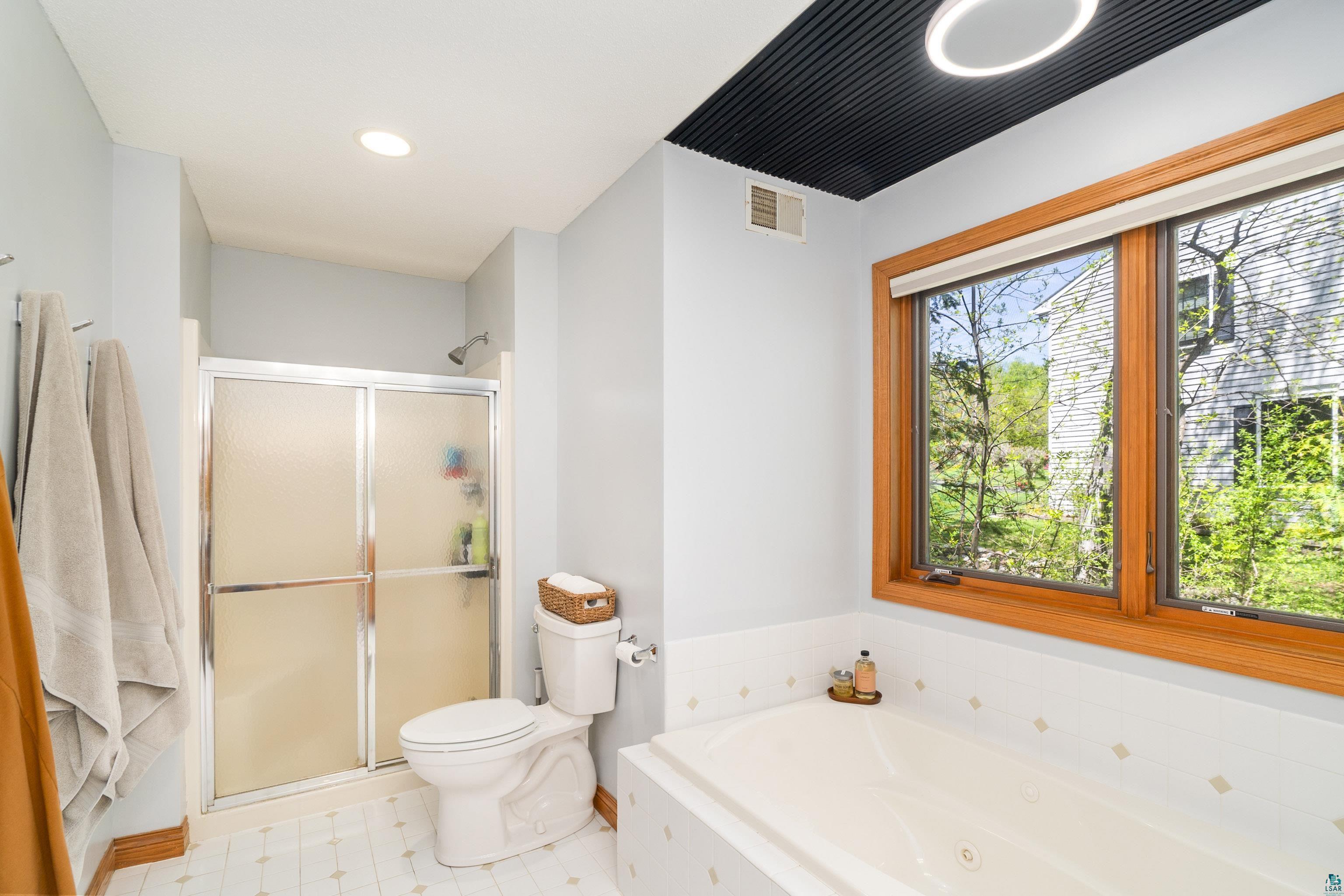 808 Ridgewood Road Duluth, MN 55804 - Photo 23 of 50 Bathroom