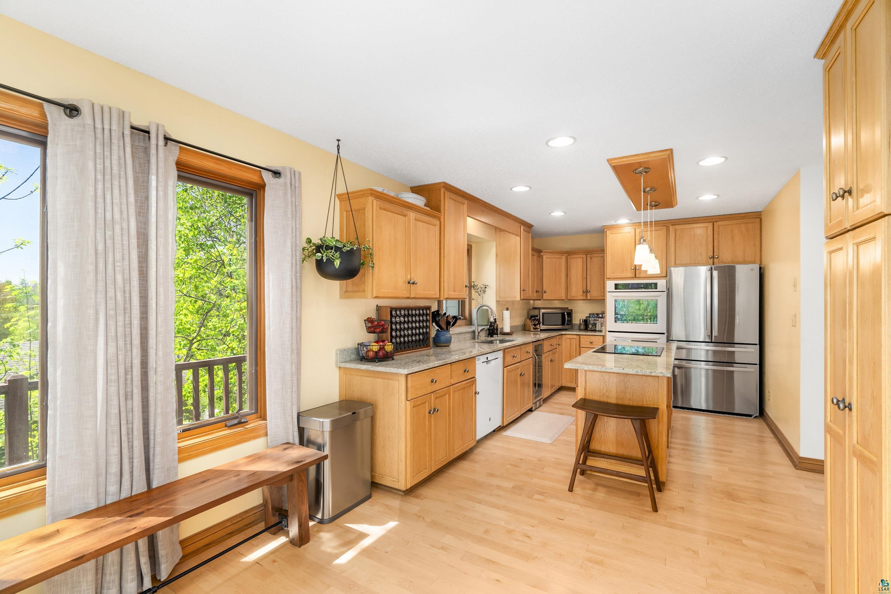 808 Ridgewood Road Duluth, MN 55804 - Photo 10 of 50 Kitchen
