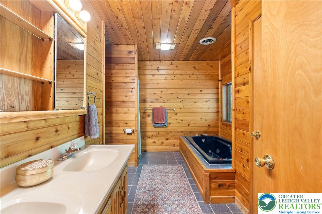 3416 Oak Hill Road Emmaus, PA 18049 - Photo 35 of 63 Primary Bathroom