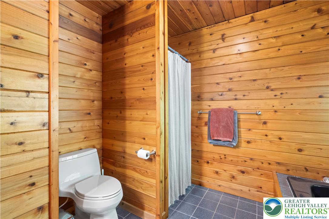 3416 Oak Hill Road Emmaus, PA 18049 - Photo 36 of 63 Primary Bathroom