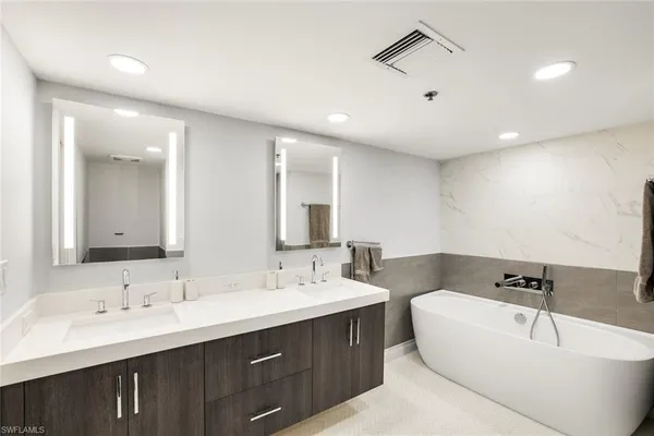 $1,495,000 | 6361 Pelican Bay Boulevard, Unit 601, Naples, FL 34108