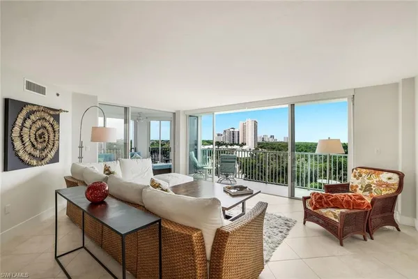 $1,495,000 | 6361 Pelican Bay Boulevard, Unit 601, Naples, FL 34108