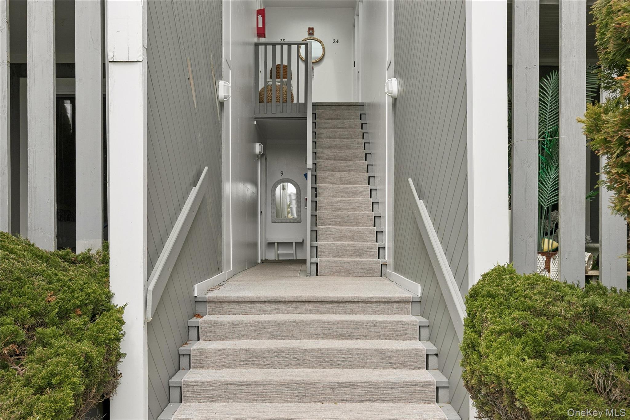 274 Dune Road, Unit 9 Westhampton Beach, NY 11978 - Photo 11 of 13 a view of entryway