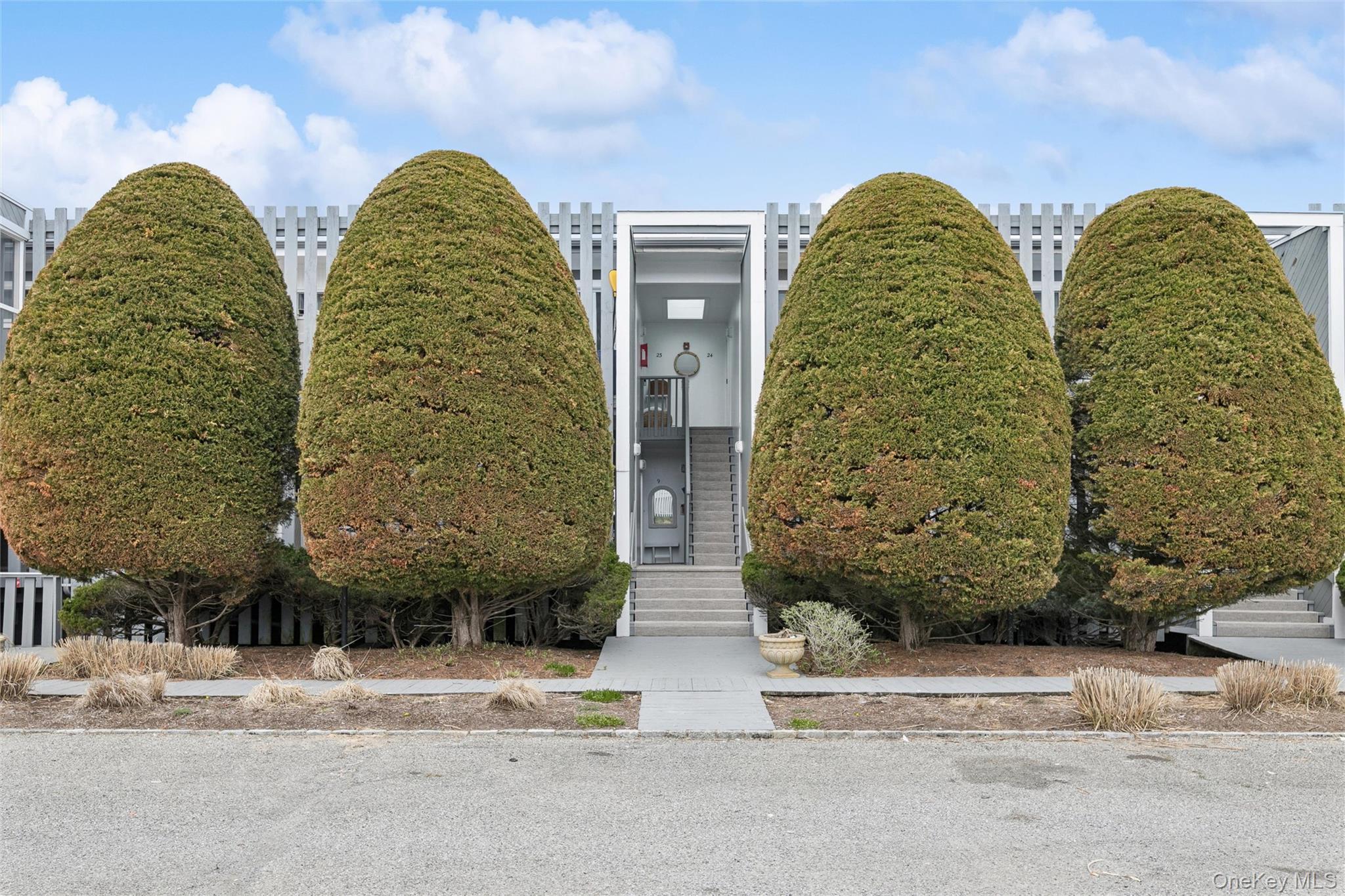 274 Dune Road, Unit 9 Westhampton Beach, NY 11978 - Photo 12 of 13