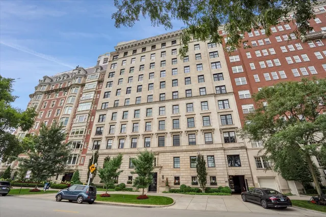 $1,875,000 | 229 East Lake Shore Drive, Unit 10E, Chicago, IL 60611