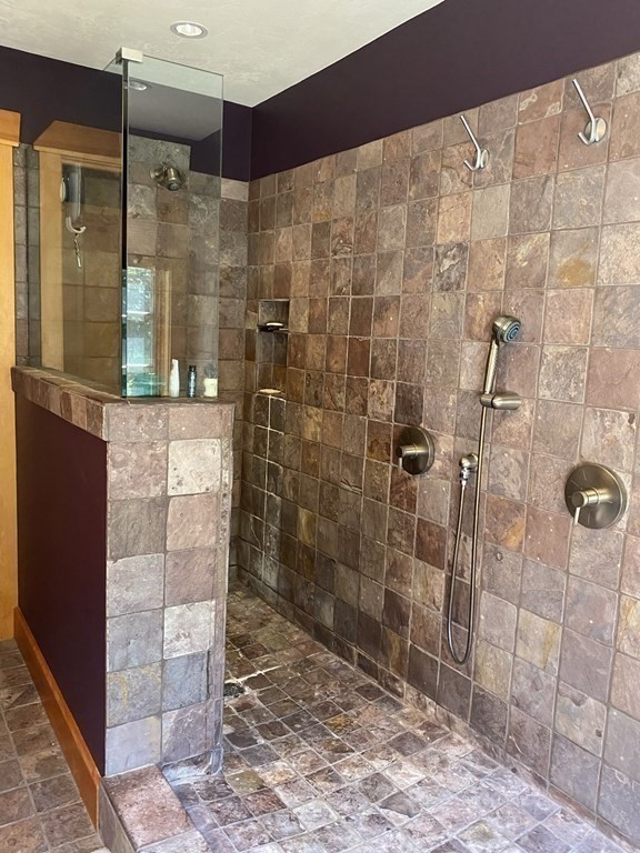 231 Turkey Hill Trail Rutland, MA 01543 - Photo 23 of 42 a bathroom with a shower