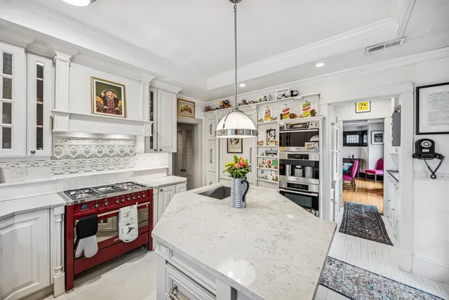 $1,090,000 | 163 North Cuyler Avenue, Oak Park, IL 60302