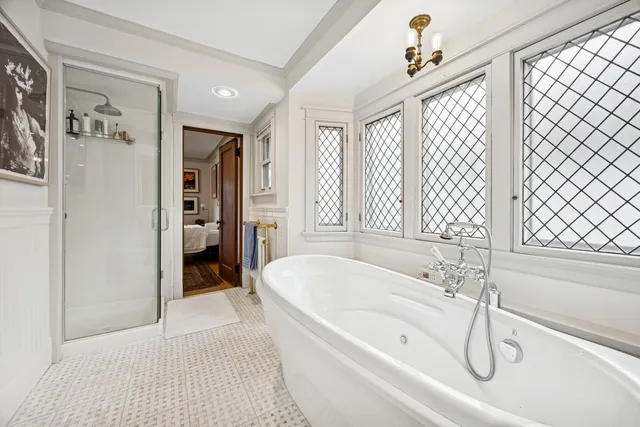 $1,090,000 | 163 North Cuyler Avenue, Oak Park, IL 60302