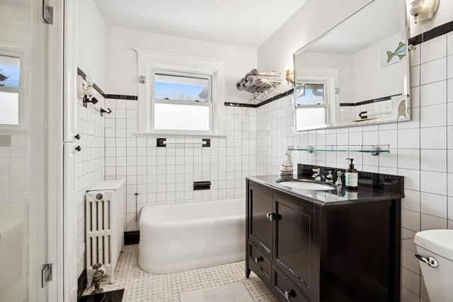 $1,090,000 | 163 North Cuyler Avenue, Oak Park, IL 60302