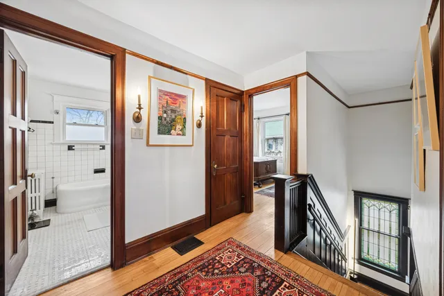 $1,090,000 | 163 North Cuyler Avenue, Oak Park, IL 60302