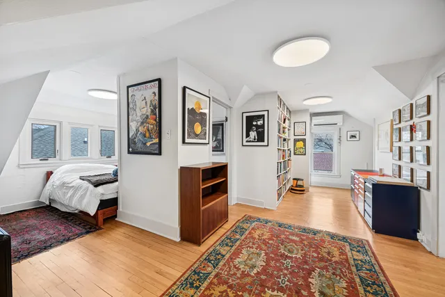 $1,090,000 | 163 North Cuyler Avenue, Oak Park, IL 60302