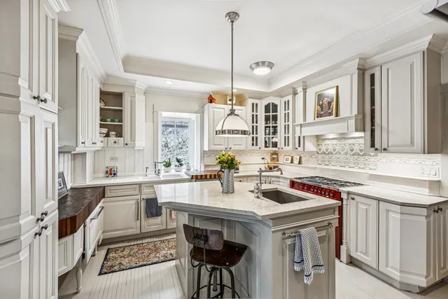 $1,090,000 | 163 North Cuyler Avenue, Oak Park, IL 60302