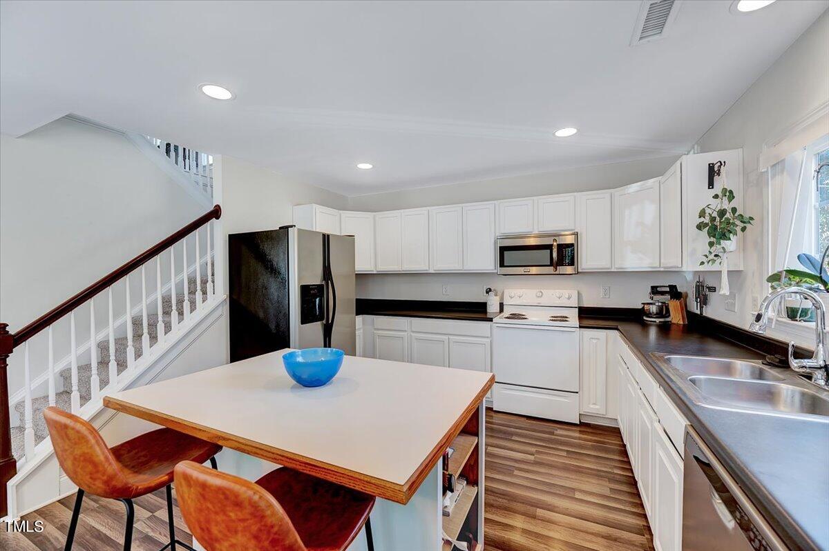 197 Depot Ridge Road Garner, NC 27529 - Photo 3 of 28 Kitchen