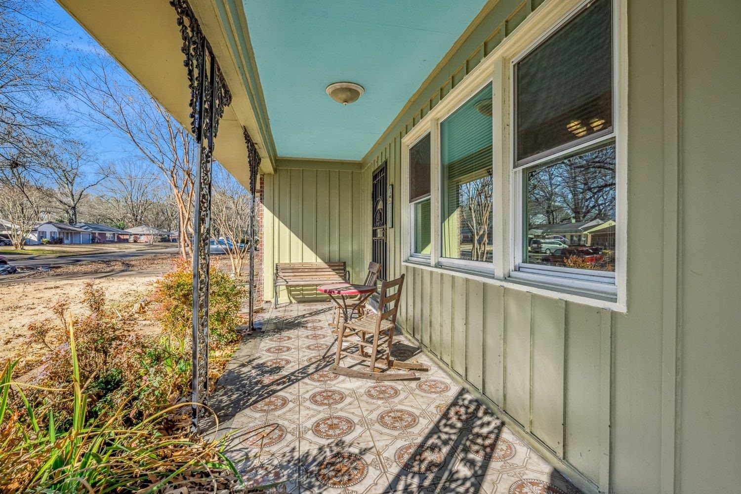 4490 Garnett Road Memphis, TN 38117 - Photo 5 of 18 View of porch