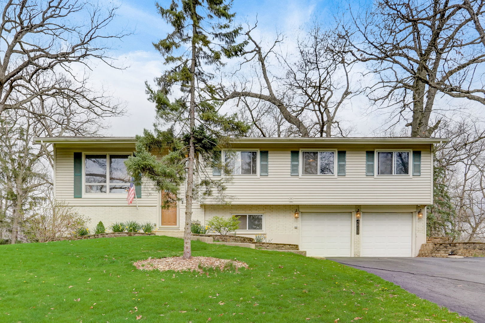 4611 Tile Line Road Crystal Lake, IL 60012 - Photo 2 of 55 Gallery Image 2