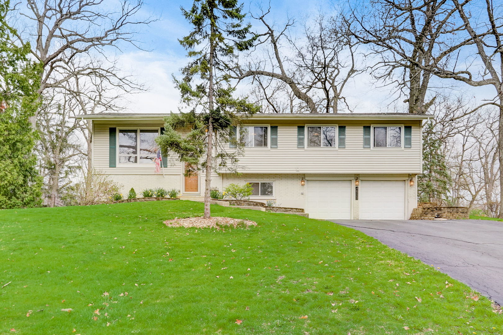 4611 Tile Line Road Crystal Lake, IL 60012 - Photo 4 of 55 Gallery Image 4