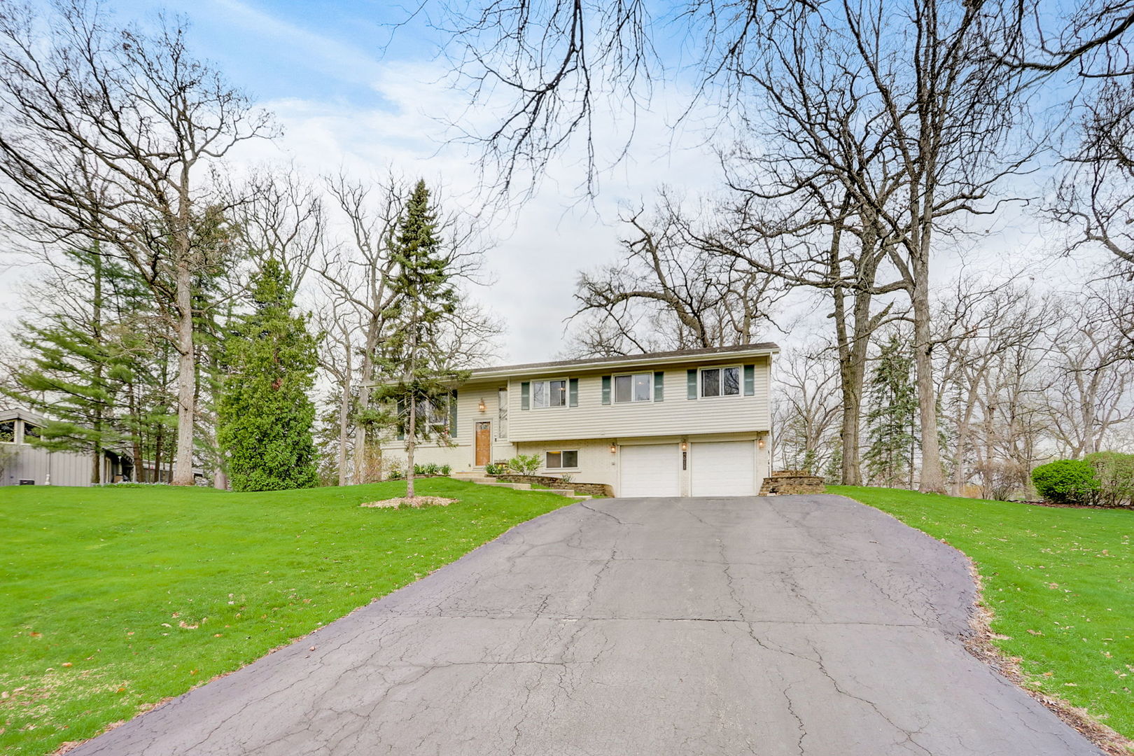 4611 Tile Line Road Crystal Lake, IL 60012 - Photo 5 of 55 Gallery Image 5
