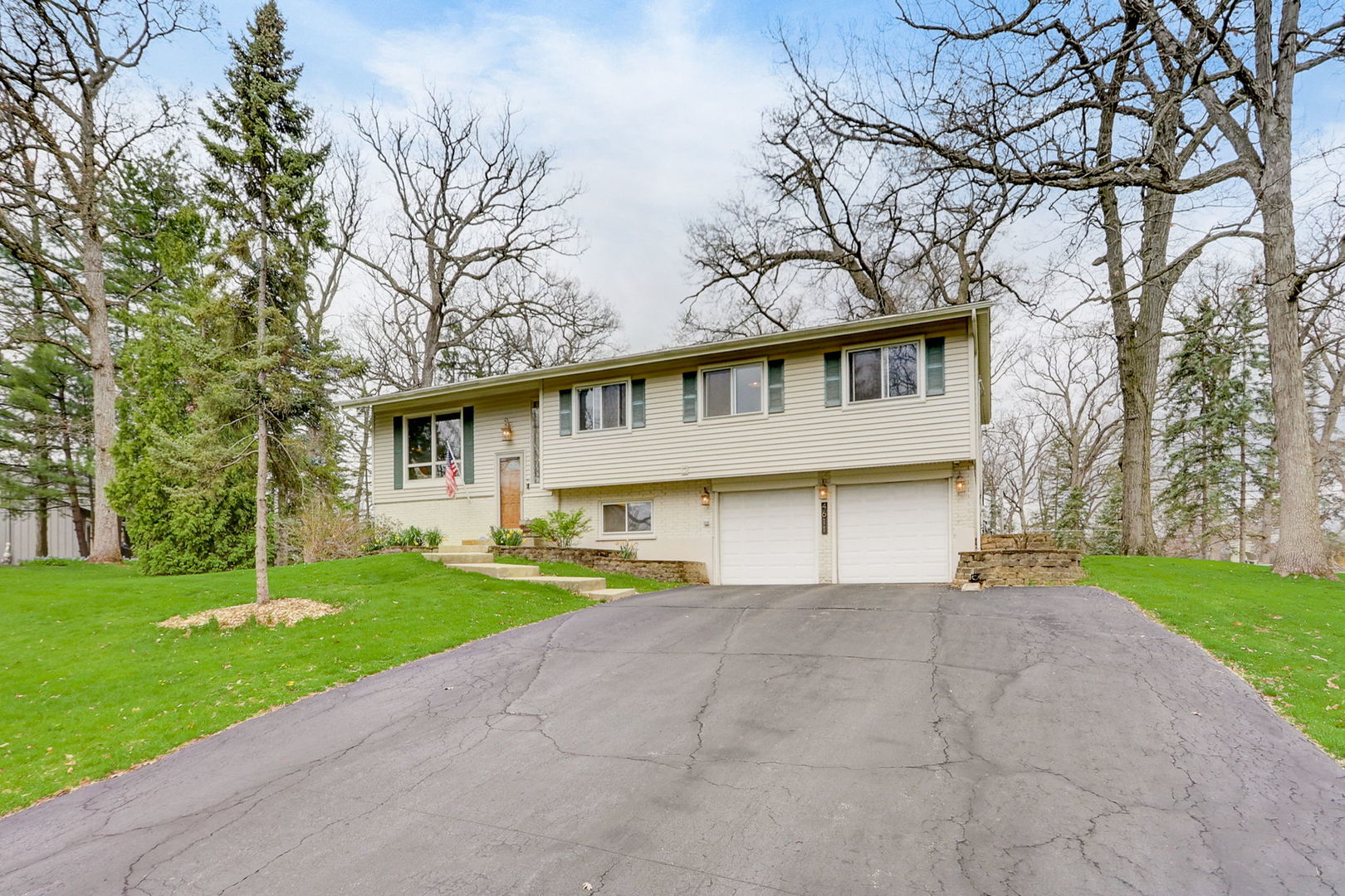 4611 Tile Line Road Crystal Lake, IL 60012 - Photo 6 of 55 Gallery Image 6