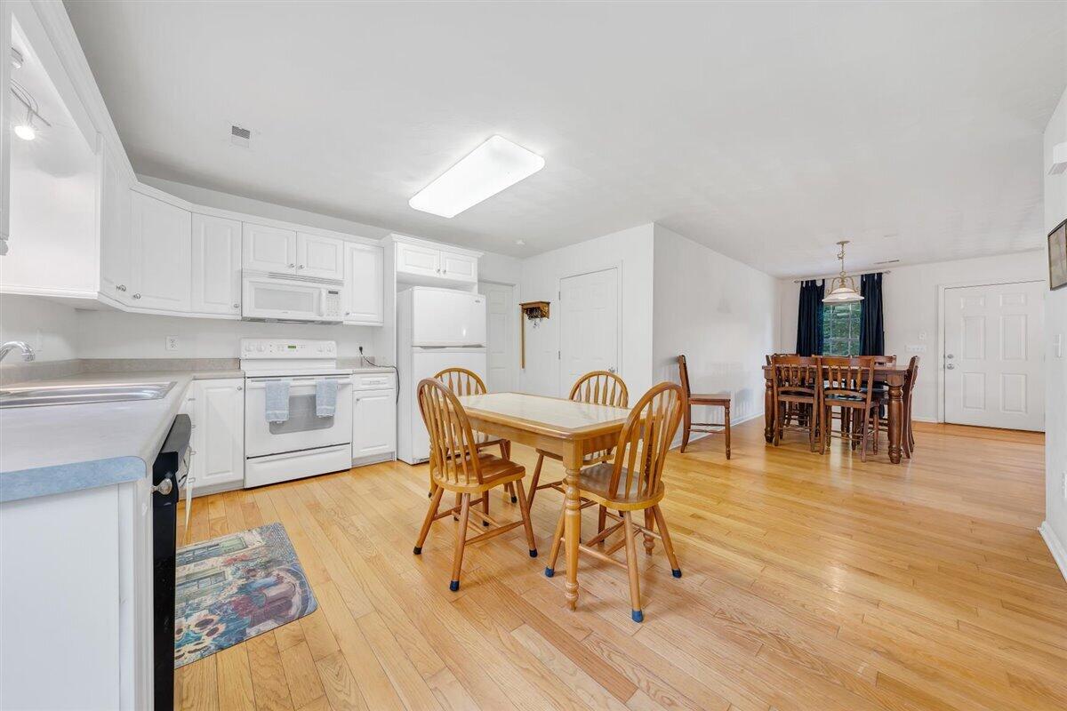 526 Jefferson Dock Road Penhook, VA 24137 - Photo 8 of 37 08-MIB04881