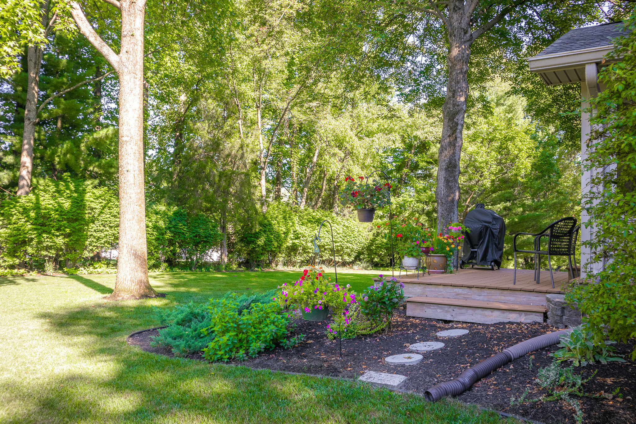 970 Countryside Lane Columbus, IN 47201 - Photo 3 of 48 Gallery Image 3