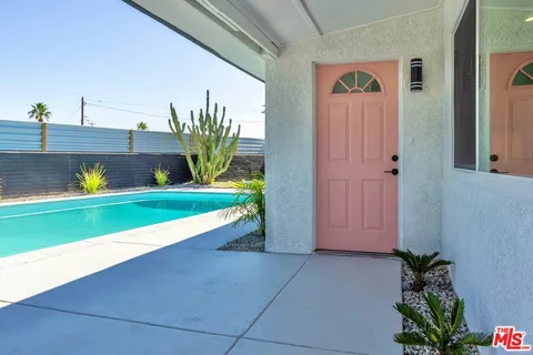 $649,000 | 4325 East Calle De Carlos, Palm Springs, CA 92264
