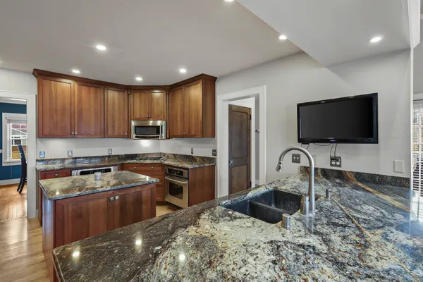 $705,000 | 155 Prairie Avenue, Prairie du Sac, WI 53578
