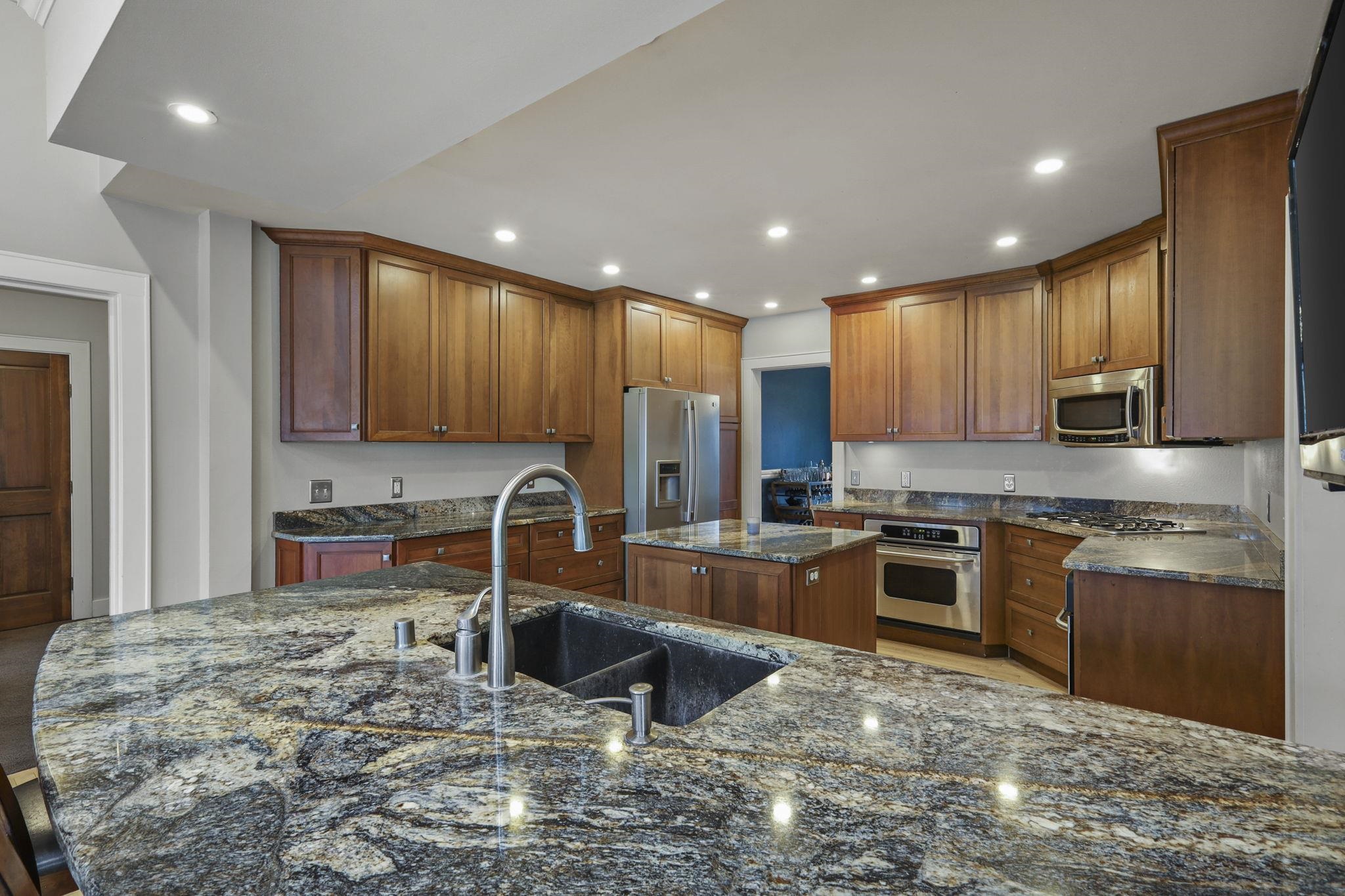 155 Prairie Avenue Prairie du Sac, WI 53578 - Photo 14 of 59